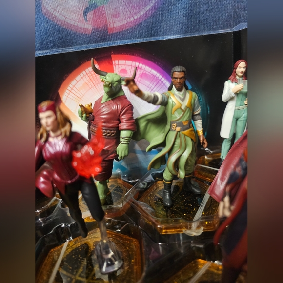 Doctor Strange And The Multiverse Of Madness Deluxe Figurine Playset - Picture 14 of 16